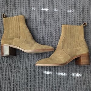 Dolce Vita - Irnie Boot - Tobacco Suede Size 8